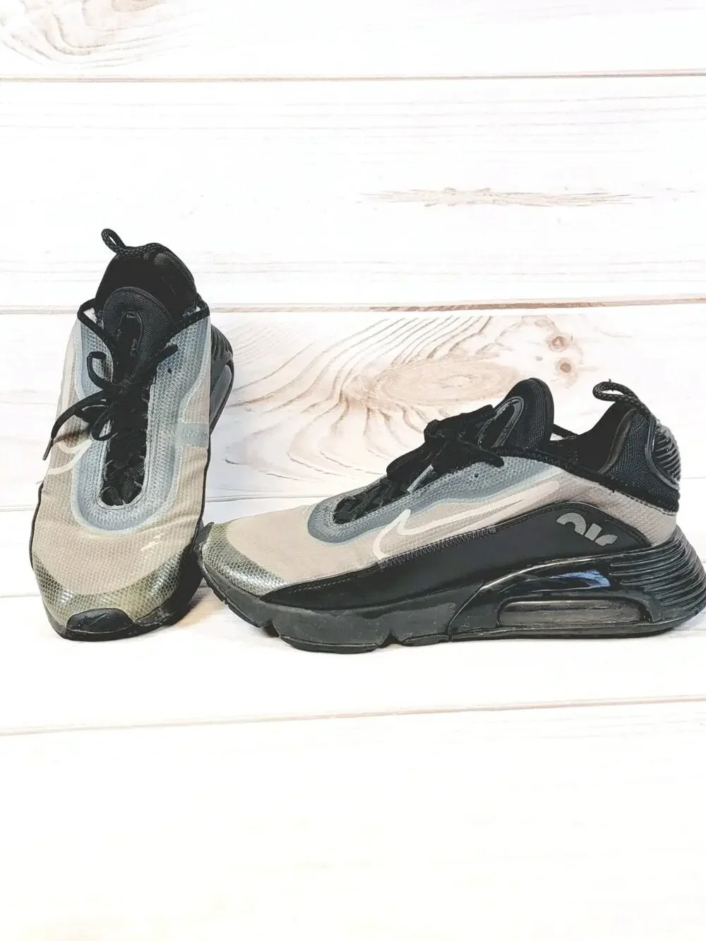 Nike Air Max 2090 Mens 10 Black Metallic Silver BV9977-001 Running Shoes